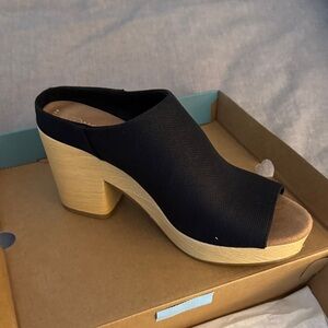 Toms Black and Tan Women's Mules
